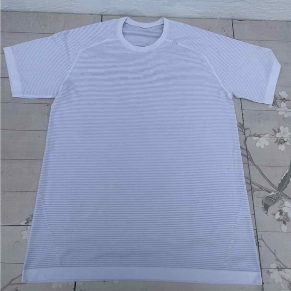 Lululemon Athletica Gray Striped Top - Picture 1 of 6
